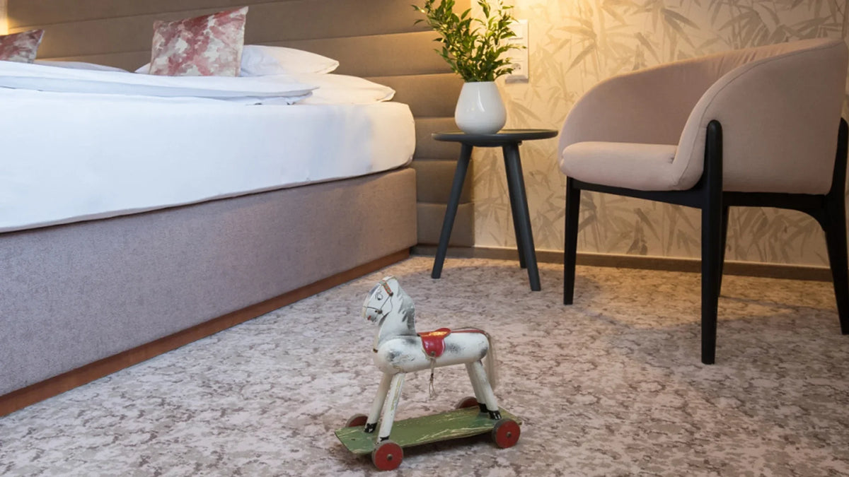 Legs or a Plinth? A Detail That Affects Both the Look and Functionality of a Hotel Bed