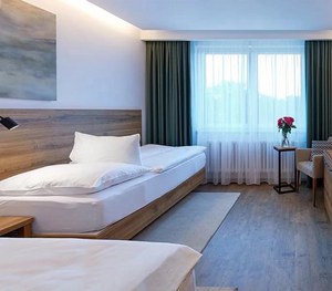 Hotel Central Park Flora — gallery image 1